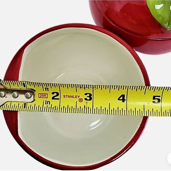 Temp Tations by Tara Covered Bakewear with matching Salt and  Pepper Shakers - Picture 4 of 5